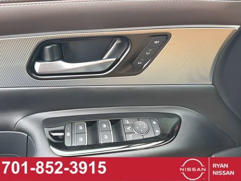 Certified 2025 Nissan Murano Platinum w/ Cargo Package AWD/4WD image 27