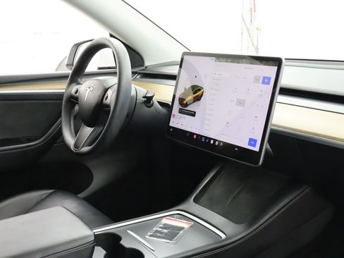 Used 2023 Tesla Model Y Long Range AWD/4WD image 27