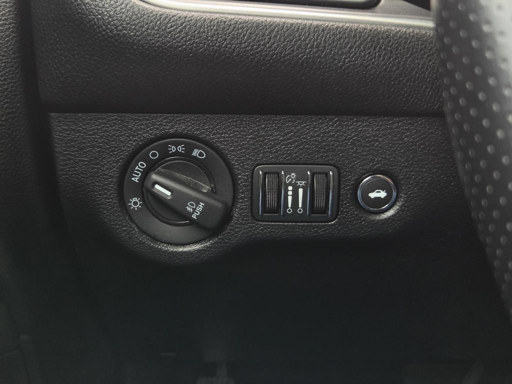 Used 2022 Dodge Challenger GT RWD image 16