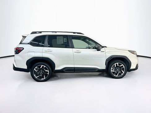 Used 2025 Subaru Forester Limited AWD/4WD image 10