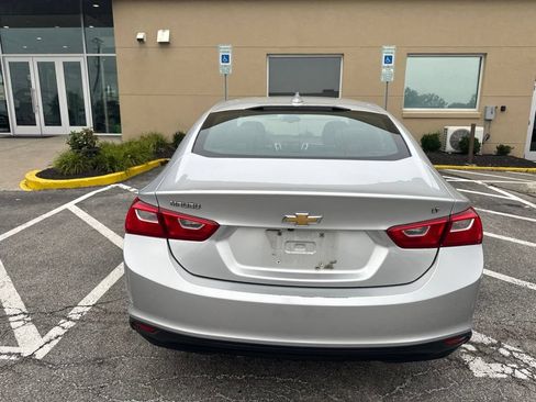 Used 2016 Chevrolet Malibu LT FWD image 4