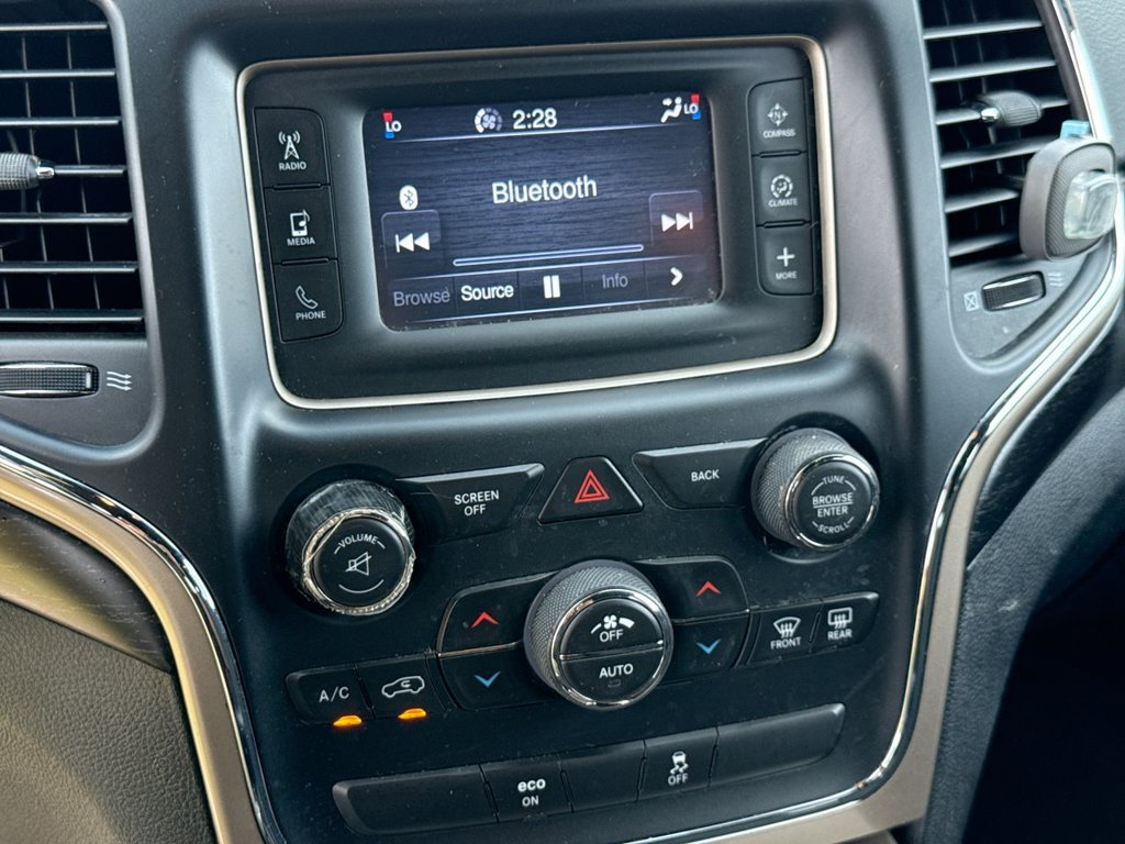 Used 2014 Jeep Grand Cherokee Laredo w/ Quick Order Package 23E AWD/4WD image 17