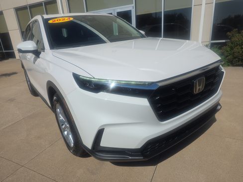 Used 2024 Honda CR-V EX image 3