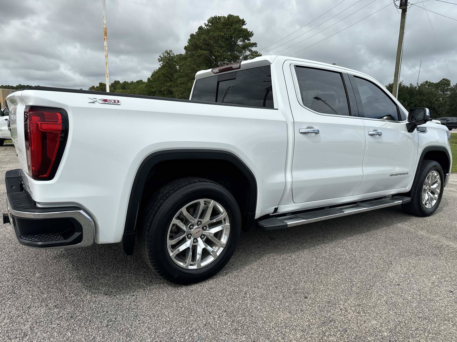 Used 2019 GMC Sierra 1500 SLT w/ SLT Premium Plus Package AWD/4WD image 4