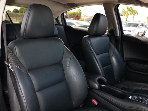 Used 2017 Honda HR-V EX-L image 18