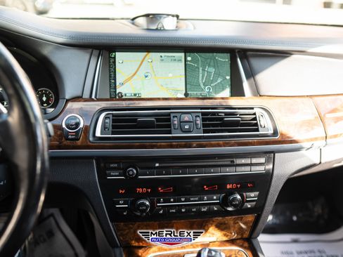 Used 2014 BMW 750Li xDrive image 31
