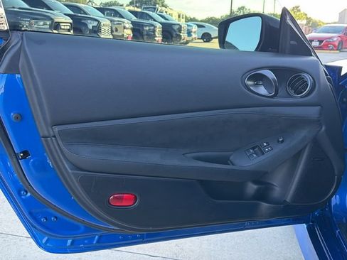 Used 2024 Nissan Z Performance w/ Floor Mat Package RWD image 11