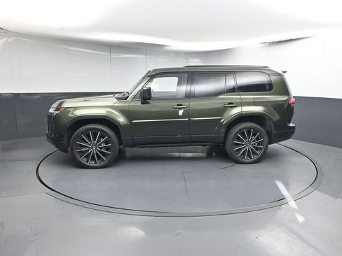 Used 2024 Lexus GX 550 w/ Cold Area Package image 2