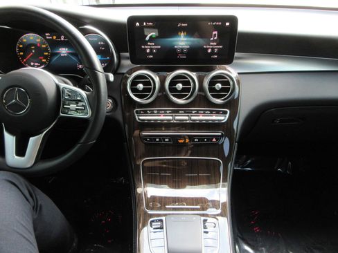 Used 2020 Mercedes-Benz GLC 300 4MATIC Coupe image 39