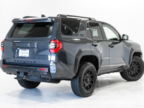 Used 2025 Toyota 4Runner TRD Off-Road Premium AWD/4WD image 31