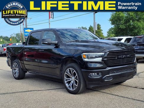 Used 2023 RAM 1500 Laramie AWD/4WD image 3