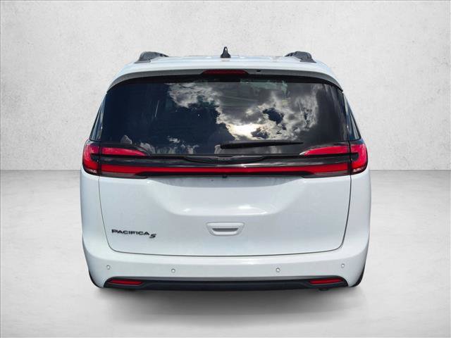Used 2024 Chrysler Pacifica Touring-L w/ S Appearance Package FWD image 6
