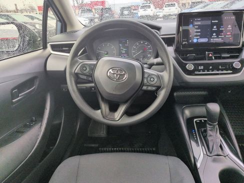 Used 2025 Toyota Corolla LE image 13