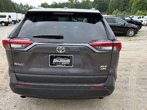 Used 2024 Toyota RAV4 XLE AWD/4WD image 9