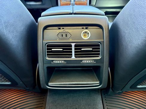 Used 2015 Volkswagen Touareg VR6 image 26