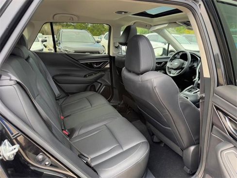 Used 2022 Subaru Outback Limited image 10