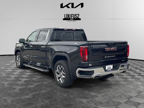 Used 2022 GMC Sierra 1500 SLT image 2
