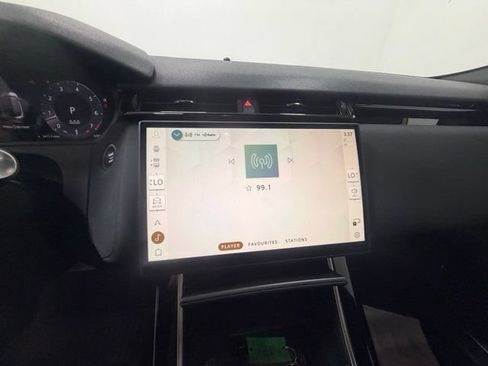 Used 2025 Land Rover Range Rover Velar Dynamic SE AWD/4WD image 17