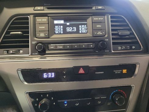 Used 2017 Hyundai Sonata SE FWD image 25
