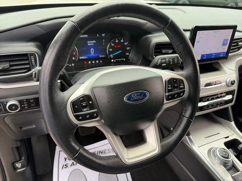 Used 2023 Ford Explorer XLT w/ Equipment Group 202A AWD/4WD image 19