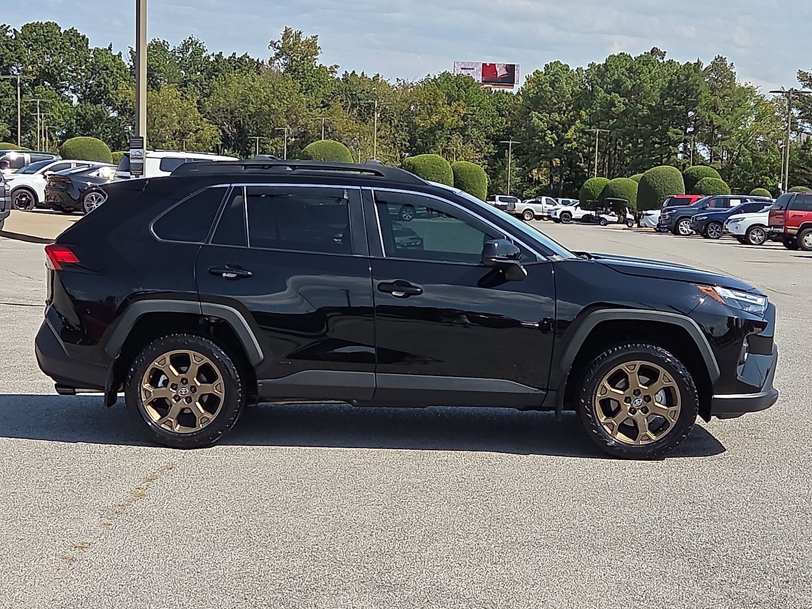 Used 2024 Toyota RAV4 AWD Hybrid image 6
