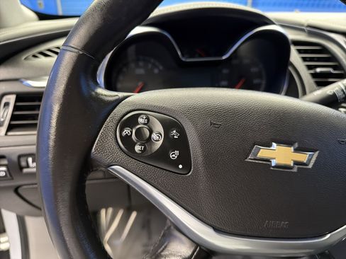 Used 2015 Chevrolet Impala LTZ FWD image 16