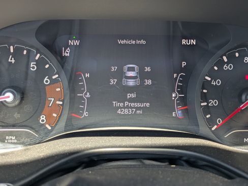 Used 2022 Jeep Compass Latitude w/ Sun and Sound Group AWD/4WD image 25