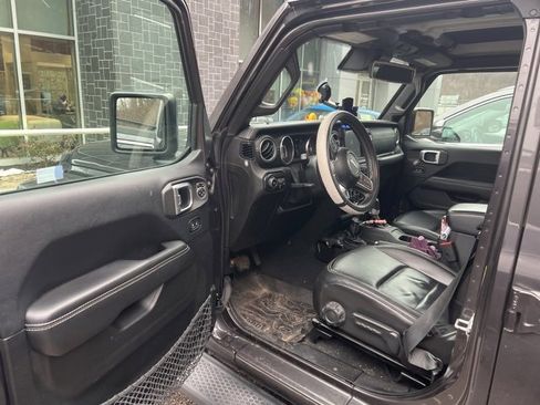 Used 2019 Jeep Wrangler Unlimited Sahara image 14