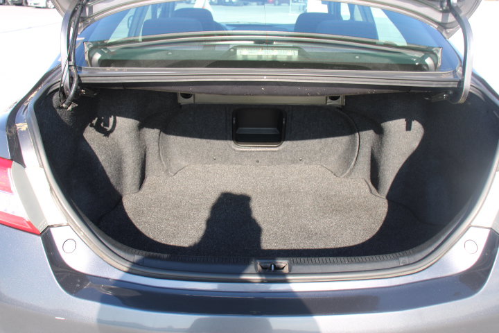 Used 2010 Toyota Camry SE FWD image 14