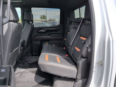 Used 2024 GMC Sierra 1500 AT4 w/ Technology Package AWD/4WD image 10