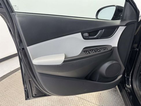 Used 2023 Hyundai Kona SEL image 14