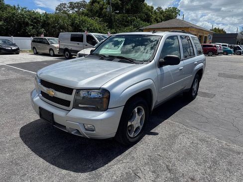 Used 2009 Chevrolet TrailBlazer LT w/ Sun And Sound Package AWD/4WD image 4