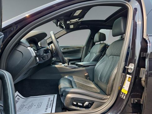Used 2019 BMW M550i xDrive w/ Premium Package 2 AWD/4WD image 9
