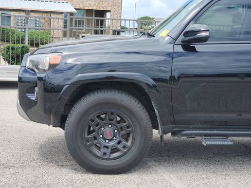 Used 2019 Toyota 4Runner TRD Off-Road Premium AWD/4WD image 4