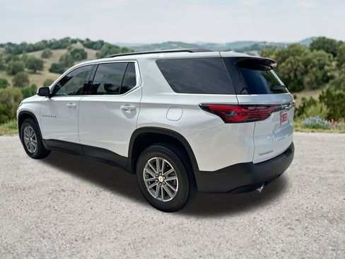 Used 2023 Chevrolet Traverse LT FWD image 7