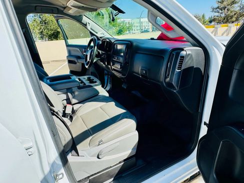 Used 2019 Chevrolet Silverado 2500 W/T w/ Snow Plow Prep Package image 33