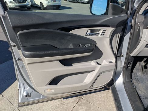 Used 2016 Honda Pilot Elite image 13