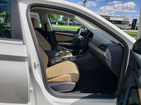 Used 2021 Volkswagen Jetta SE w/ SE Cold Weather Package FWD image 18
