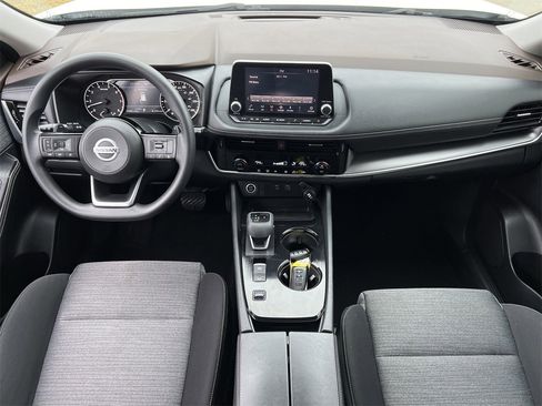 Certified 2021 Nissan Rogue SV image 9