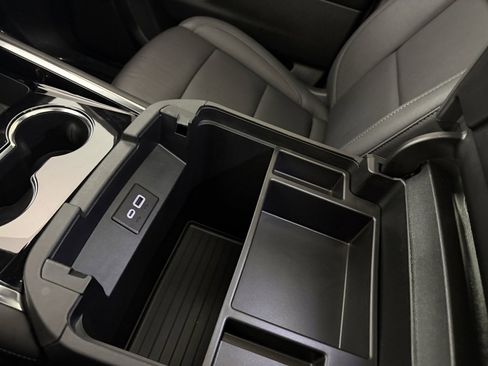 Used 2025 Chevrolet Tahoe Z71 w/ Comfort Package image 31