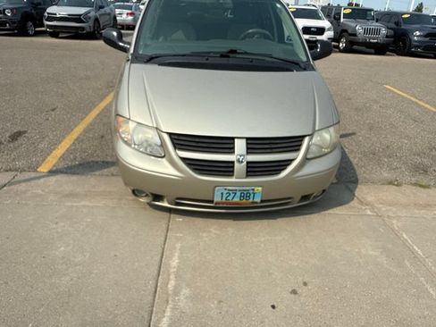 Used 2007 Dodge Grand Caravan SXT FWD image 2