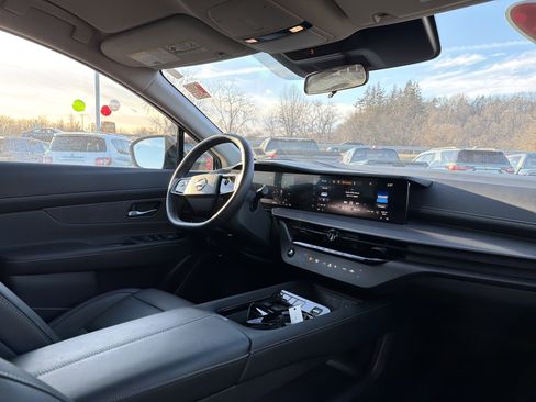 Certified 2025 Nissan Murano SV w/ Cargo Package image 15