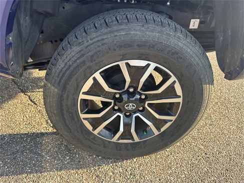 Used 2023 Toyota Tacoma TRD Sport image 11