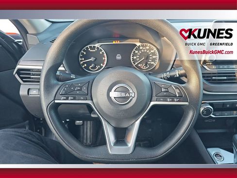 Used 2024 Nissan Altima 2.5 SV image 22