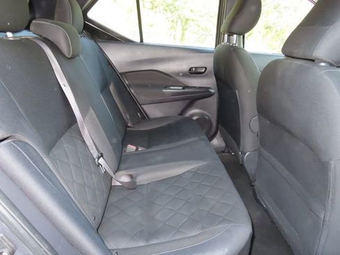 Used 2020 Nissan Kicks S image 36