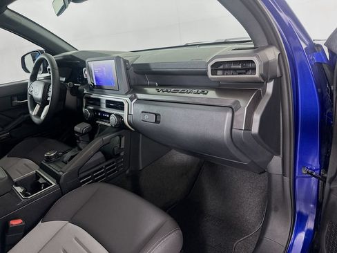 Certified 2025 Toyota Tacoma TRD Sport AWD/4WD image 28