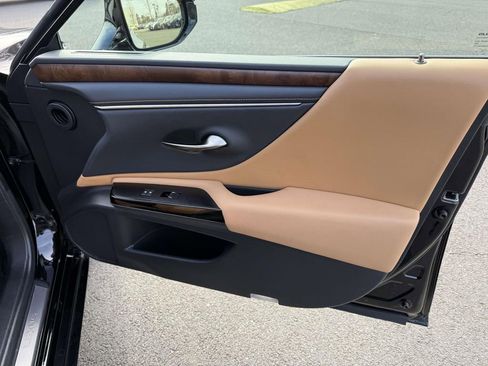 Used 2023 Lexus ES 350 Premium image 15