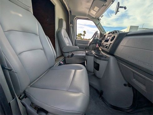 Used 2014 Ford E-350 and Econoline 350 Super Duty image 9