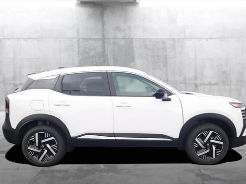 New 2026 Nissan Kicks SV image 5