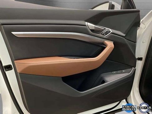 Used 2024 Audi Q8 e-tron Premium image 33